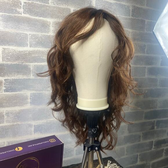 NEW Chic Lifestyle Genevieve Gingerbread Luxury Synthetic Wig CA1 W5299 - Picture 9 of 15